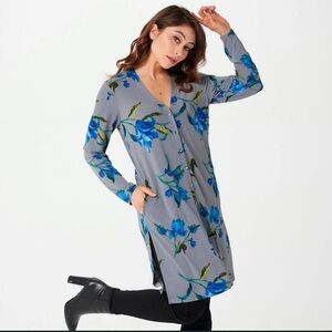 Susan Graver  Printed Texture Liquid Knit Long Cardigan. Gray floral XL
